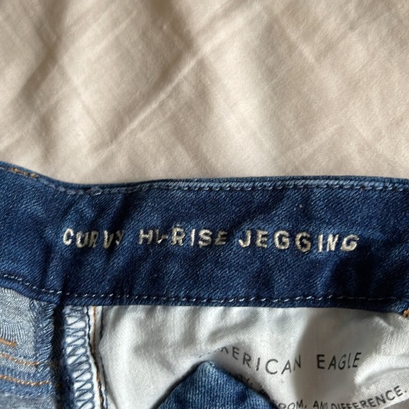 AE Curvy Dream Jeans - Picture 4 of 6